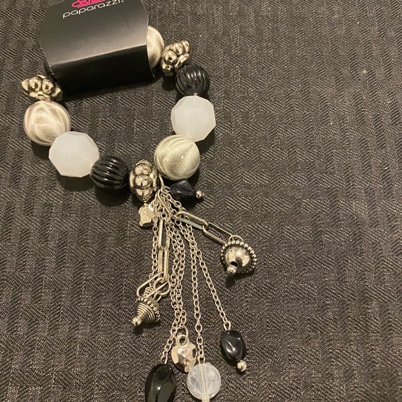 Paparazzi Jewelry Bling!!! - Picture 1 of 14